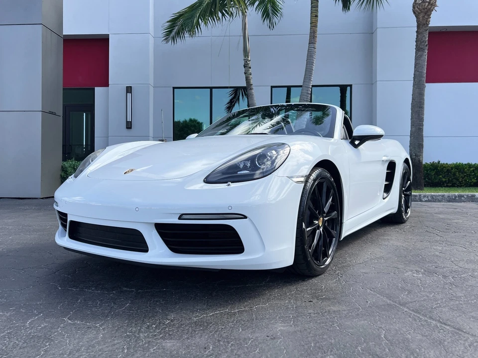 2017 Porsche 718 Boxster - Image 7 of 31