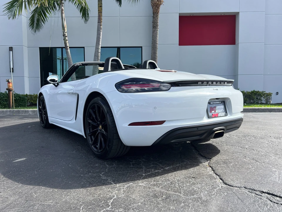 2017 Porsche 718 Boxster - Image 11 of 31
