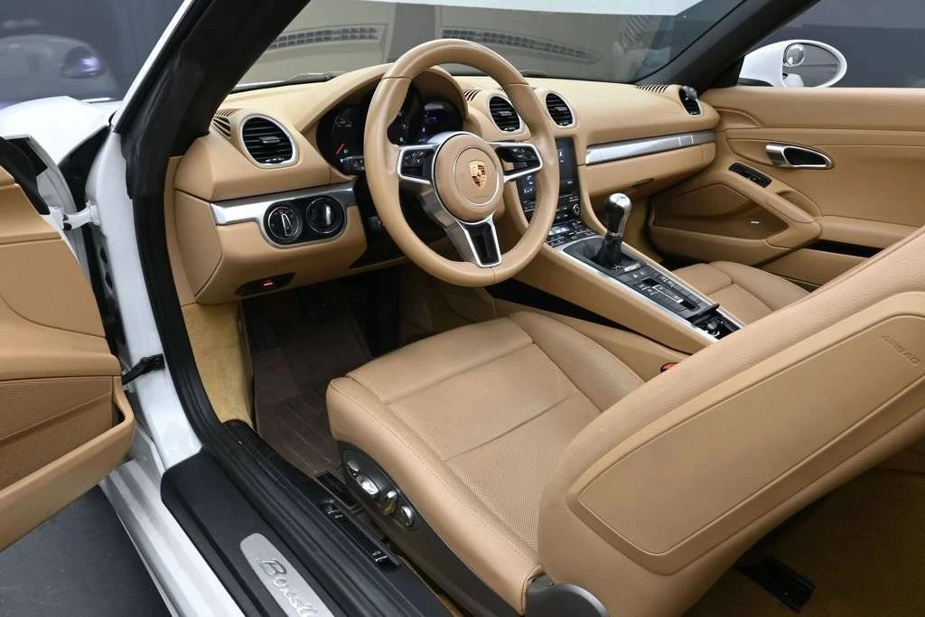 2017 Porsche 718 Boxster - Image 4 of 5