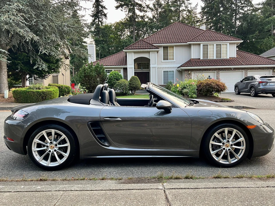 2017 Porsche 718 Boxster - Image 9 of 31