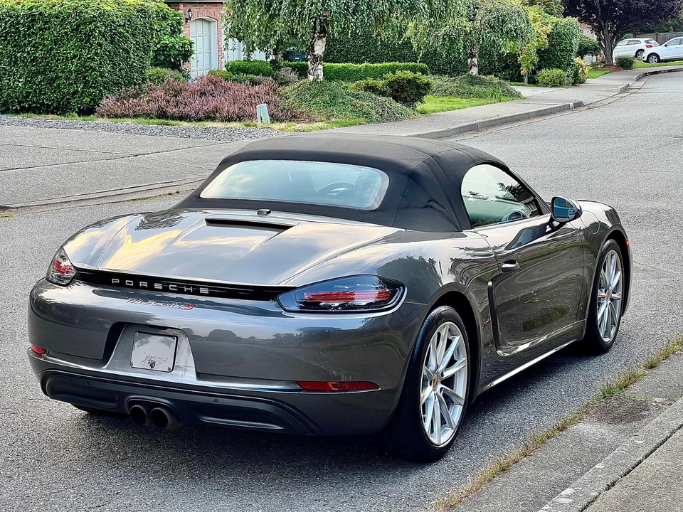 2017 Porsche 718 Boxster - Image 15 of 31