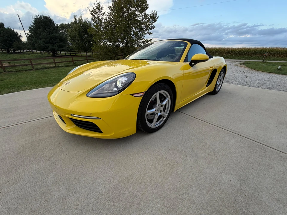 2017 Porsche 718 Boxster - Image 8 of 31