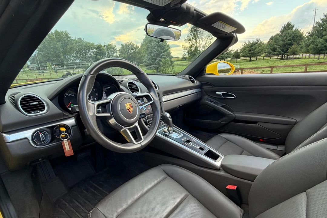 2017 Porsche 718 Boxster - Image 26 of 31