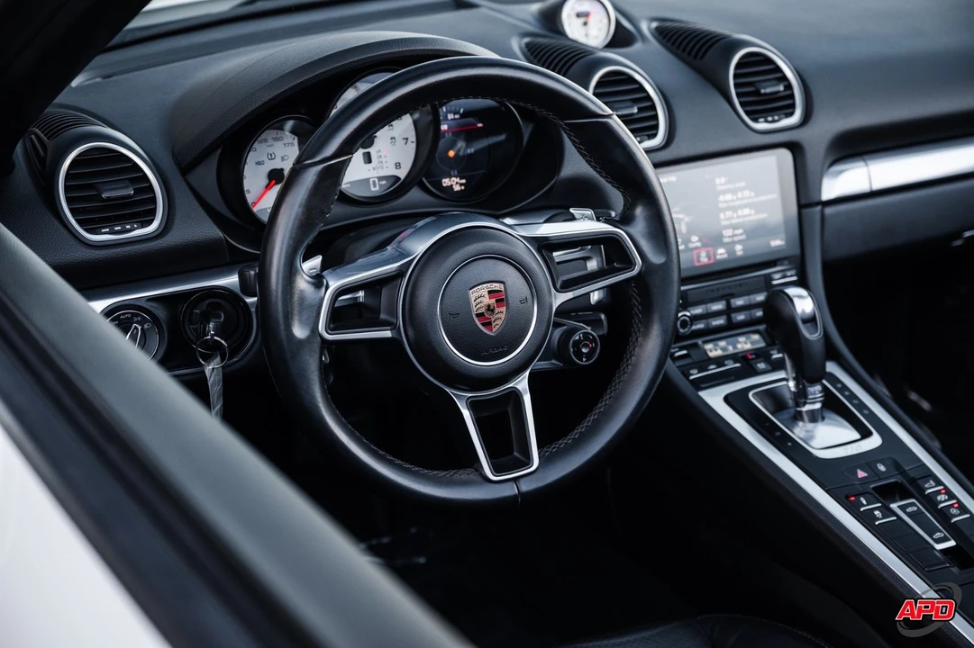 2017 Porsche 718 Boxster - Image 6 of 12