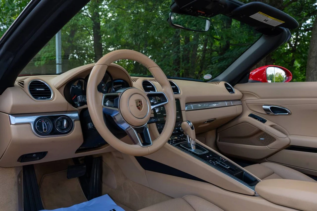 2017 Porsche 718 Boxster - Image 4 of 5