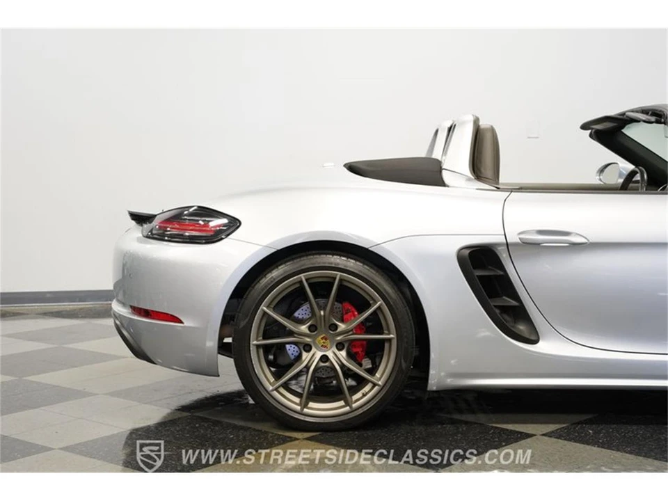 2017 Porsche 718 Boxster - Image 28 of 31