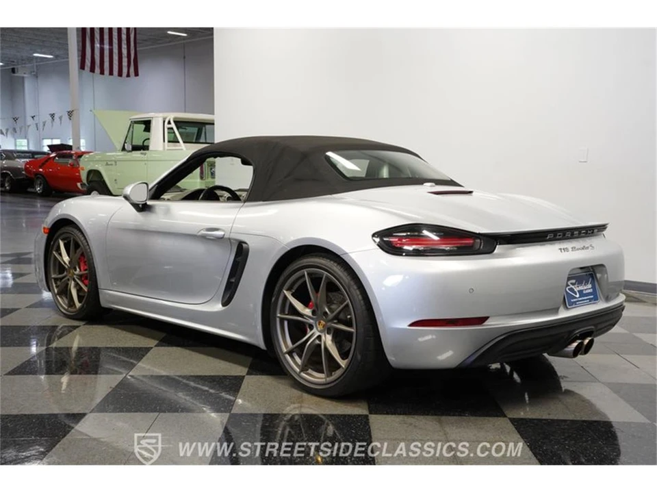 2017 Porsche 718 Boxster - Image 8 of 31