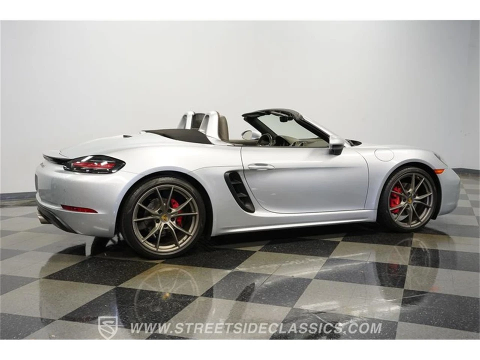 2017 Porsche 718 Boxster - Image 12 of 31