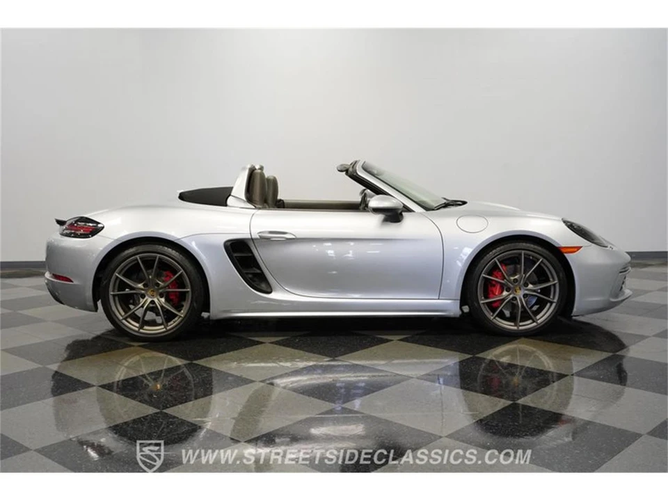2017 Porsche 718 Boxster - Image 13 of 31