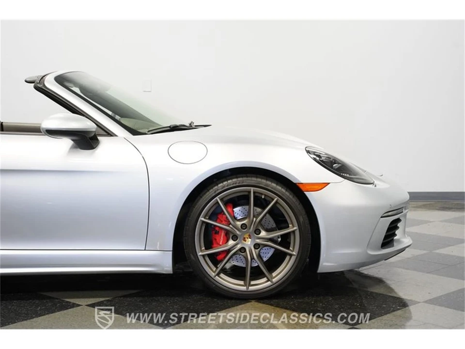 2017 Porsche 718 Boxster - Image 29 of 31
