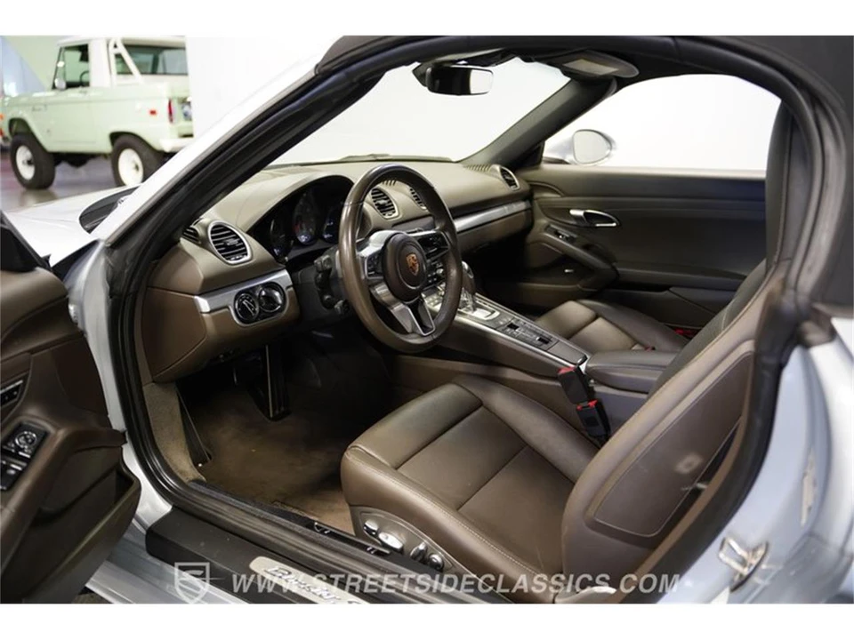 2017 Porsche 718 Boxster - Image 2 of 31