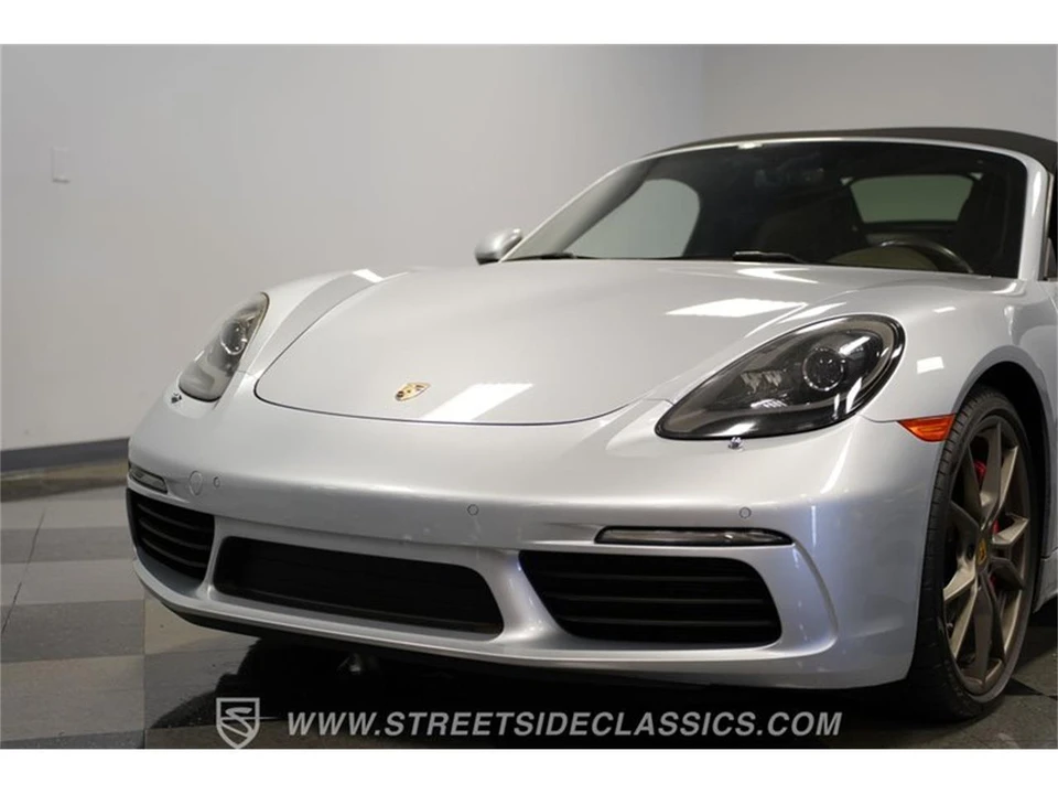 2017 Porsche 718 Boxster - Image 18 of 31