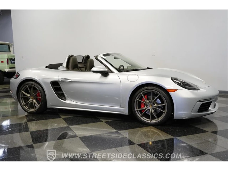 2017 Porsche 718 Boxster - Image 14 of 31