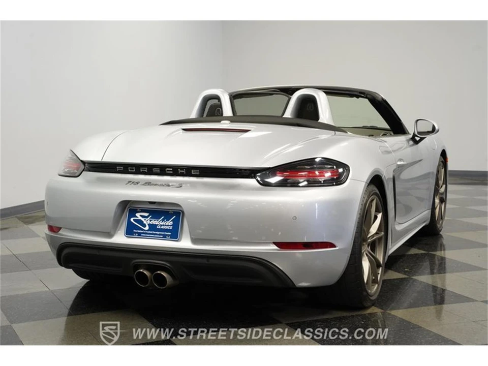2017 Porsche 718 Boxster - Image 10 of 31