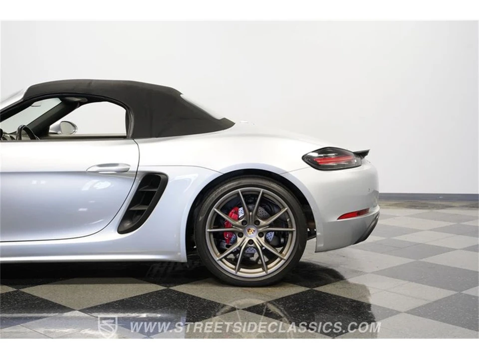 2017 Porsche 718 Boxster - Image 23 of 31