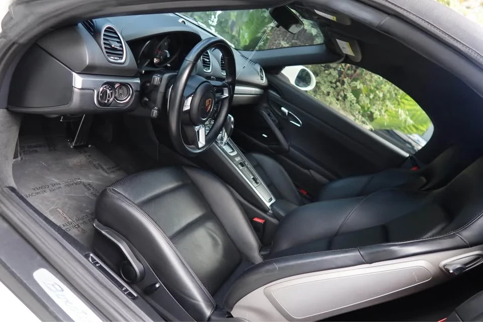 2017 Porsche 718 Boxster - Image 9 of 14