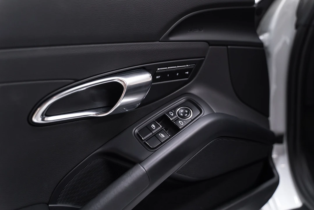 2017 Porsche 718 Boxster S - Image 28 of 30