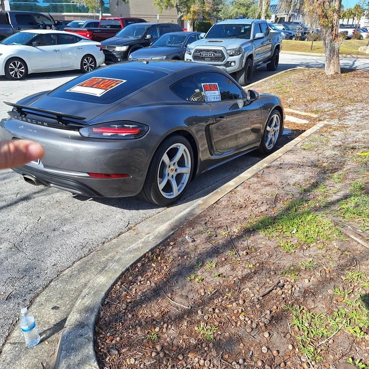 2017 Porsche 718 Cayman - Image 4 of 8