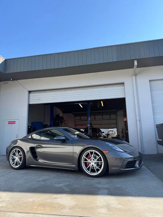 2017 Porsche 718 Cayman - Image 4 of 4