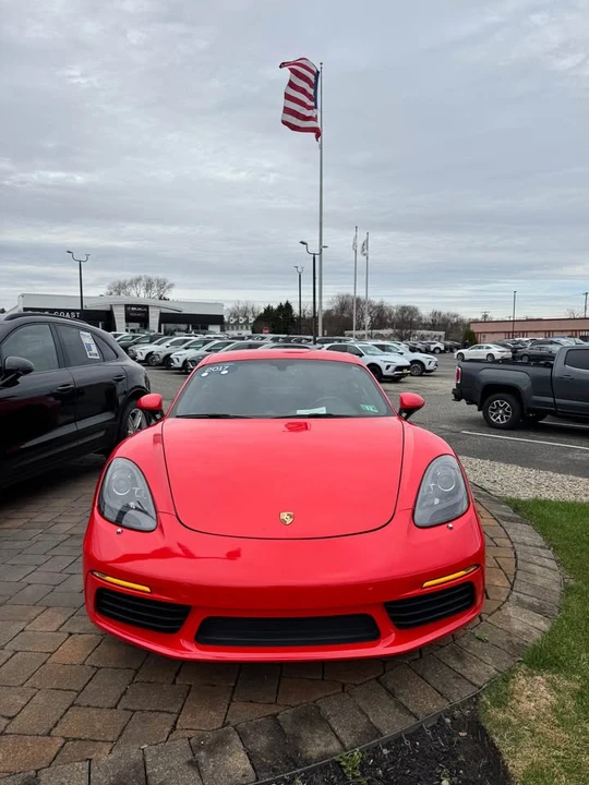 2017 Porsche 718 Cayman - Image 2 of 11