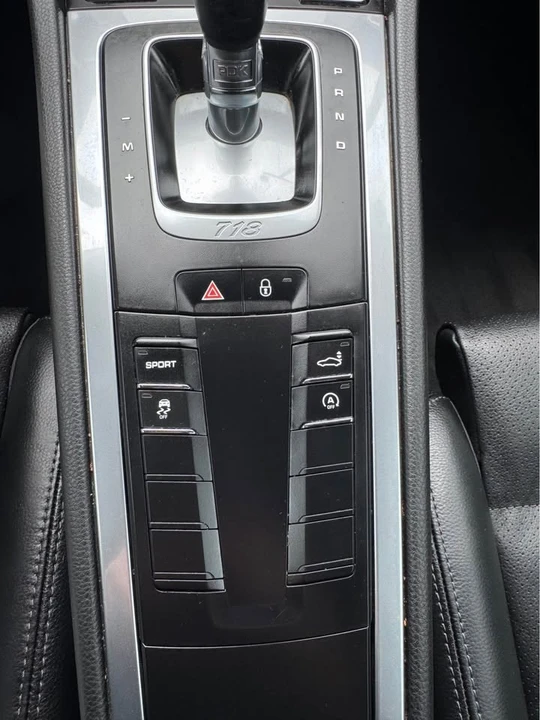 2017 Porsche 718 Cayman - Image 7 of 11