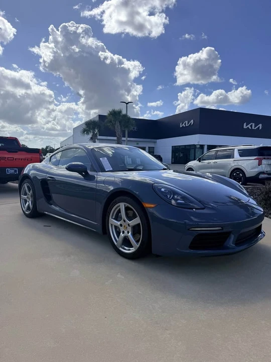 2017 Porsche 718 Cayman - Image 2 of 11
