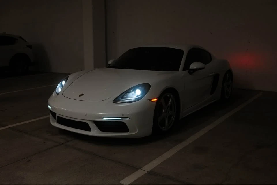 2017 Porsche 718 Cayman - Image 16 of 19