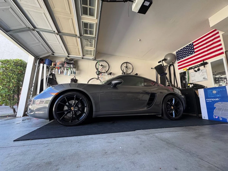 2017 Porsche 718 Cayman - Image 7 of 10