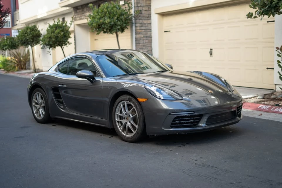 2017 Porsche 718 Cayman - Image 2 of 14