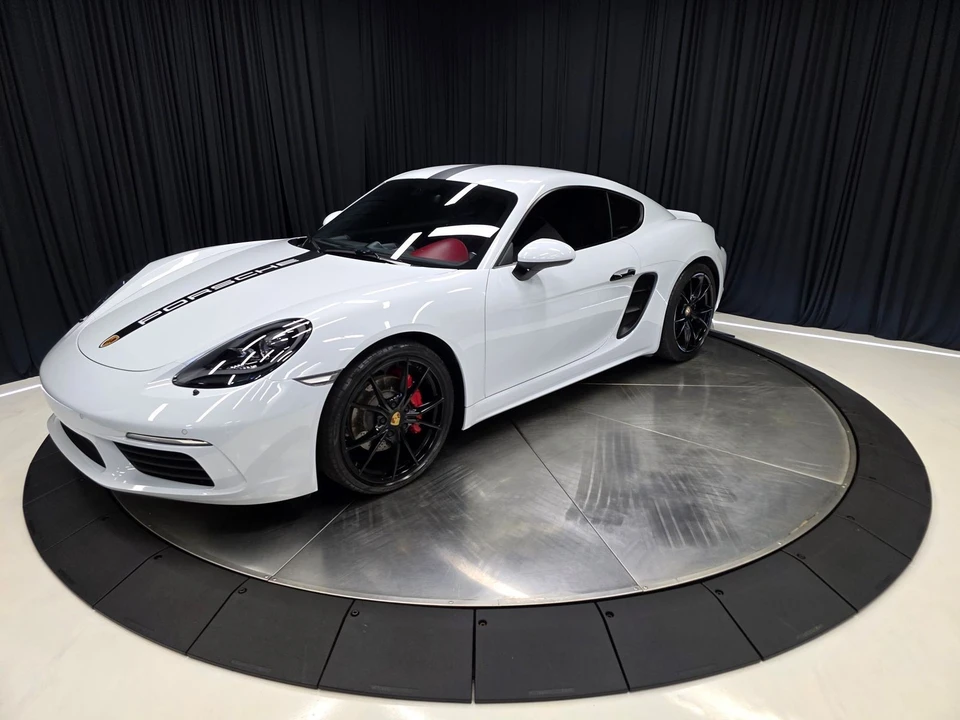 2017 Porsche 718 Cayman - Image 8 of 21