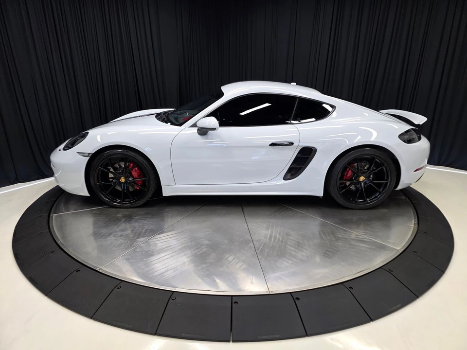 2017 Porsche 718 Cayman - Image 9 of 21