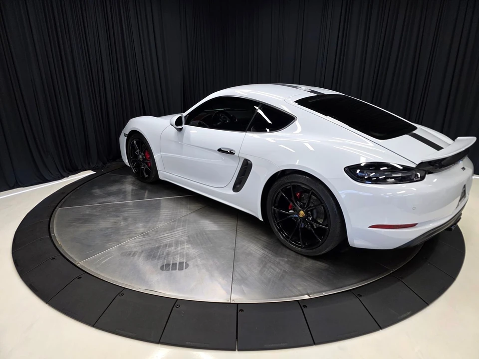 2017 Porsche 718 Cayman - Image 10 of 21