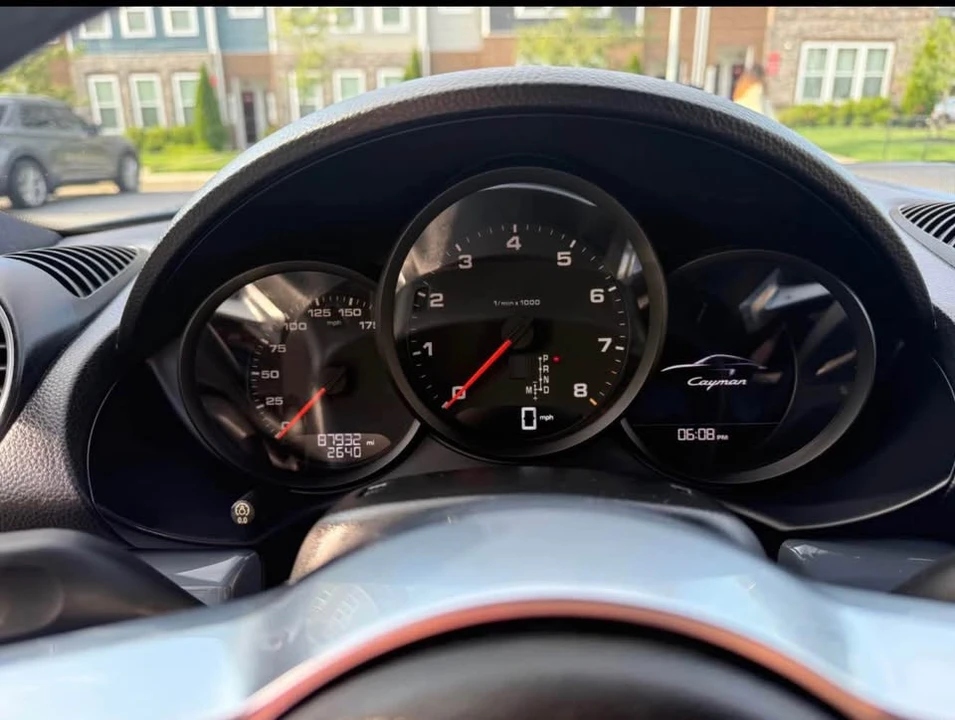 2017 Porsche 718 Cayman - Image 10 of 18