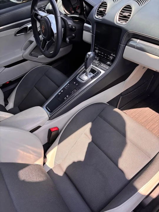 2017 Porsche 718 Cayman - Image 7 of 16