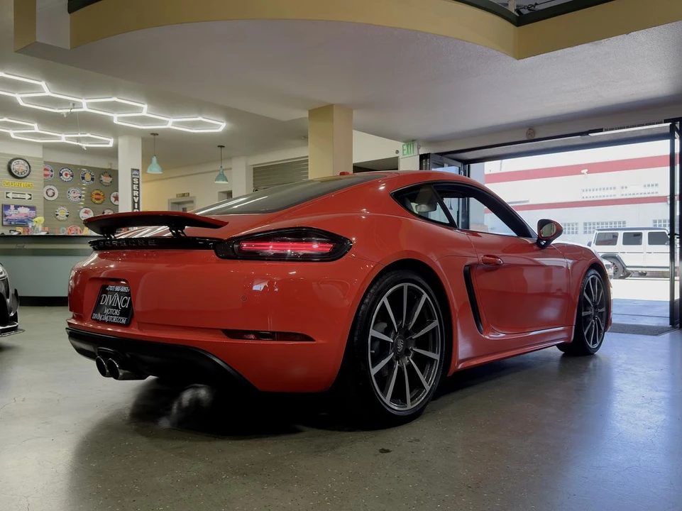 2017 Porsche 718 Cayman - Image 30 of 31