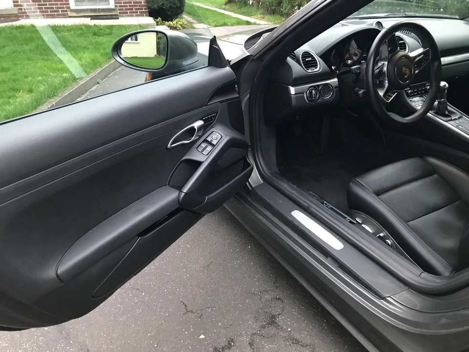 2017 Porsche 718 Cayman - Image 6 of 14