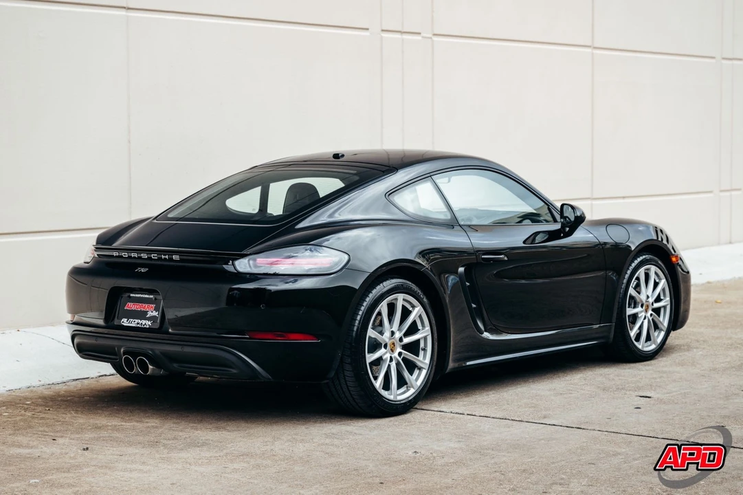 2017 Porsche 718 Cayman - Image 9 of 12