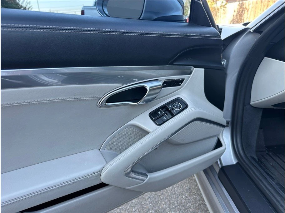 2017 Porsche 718 Cayman - Image 19 of 20