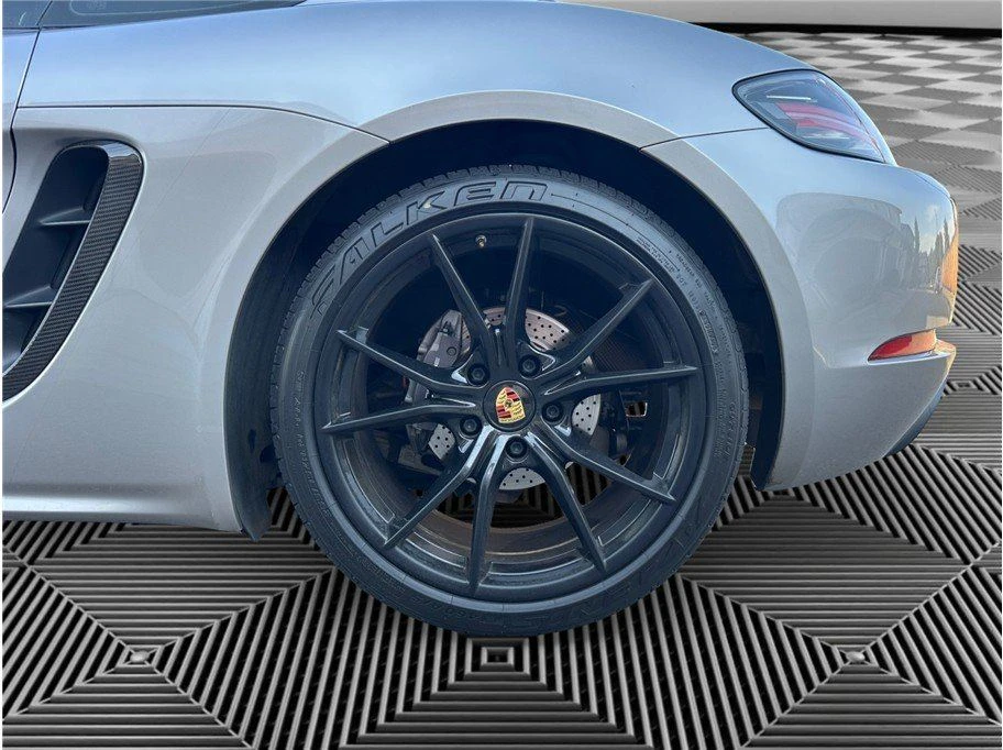 2017 Porsche 718 Cayman - Image 15 of 20