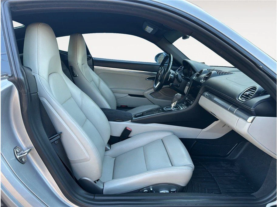 2017 Porsche 718 Cayman - Image 16 of 20
