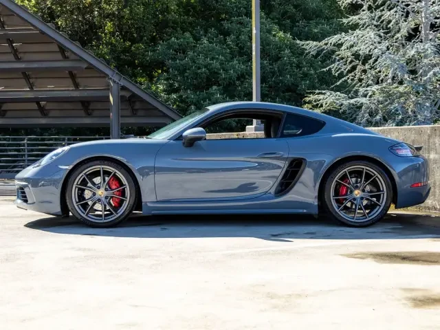 2017 Porsche 718 Cayman S - Image 2 of 4