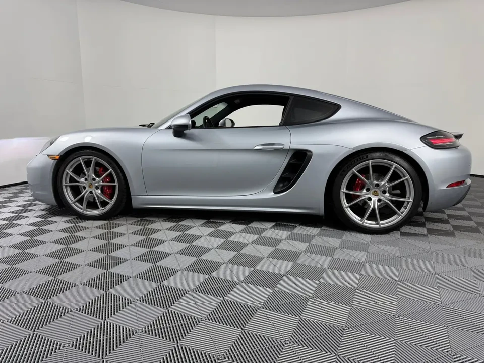2017 Porsche 718 Cayman S - Image 2 of 6