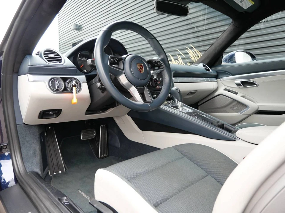 2017 Porsche 718 Cayman S - Image 4 of 5