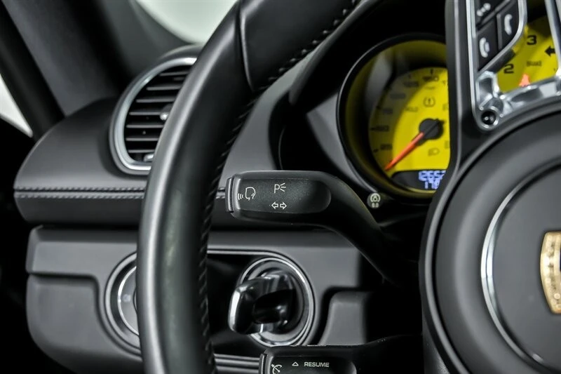 2017 Porsche Cayman - Image 26 of 31