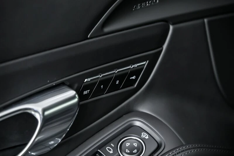 2017 Porsche Cayman - Image 18 of 31