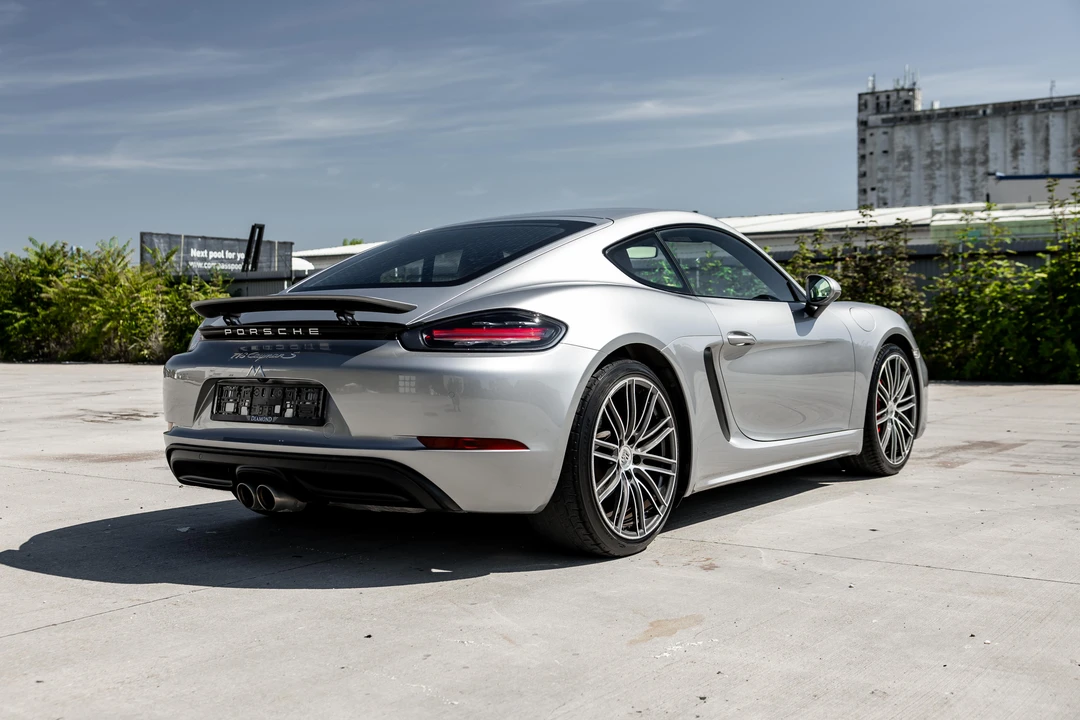 2017 Porsche 718 Cayman S - Image 7 of 31