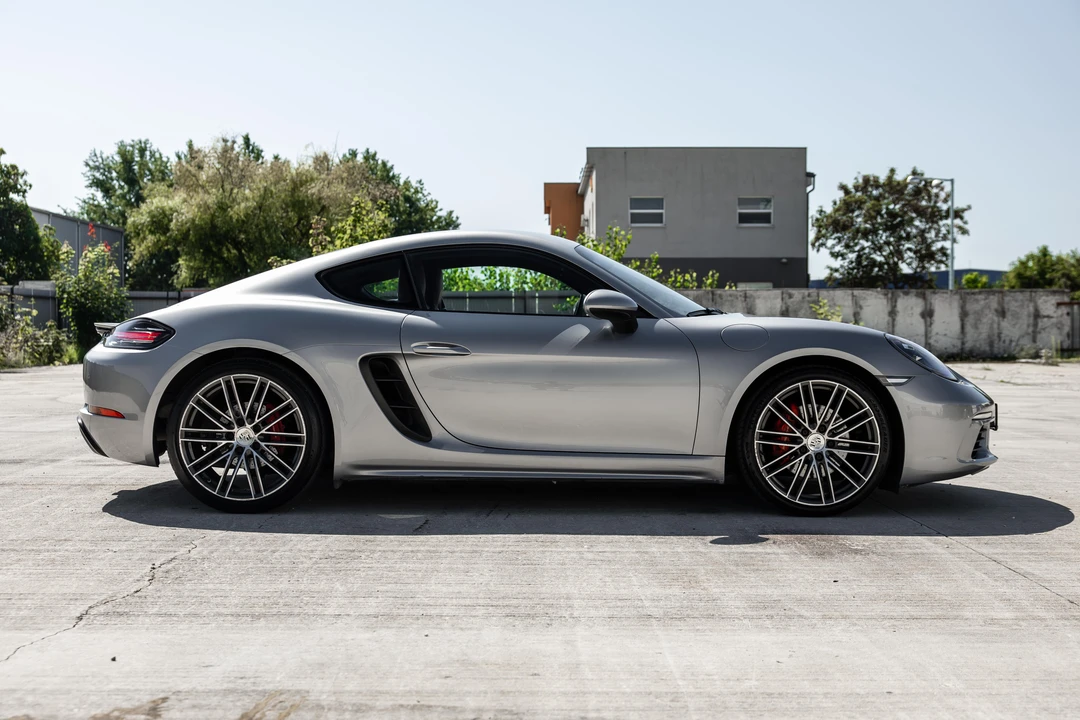 2017 Porsche 718 Cayman S - Image 8 of 31