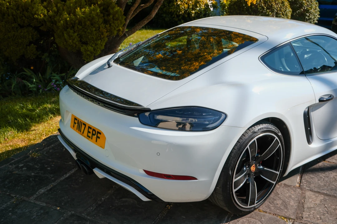 2017 Porsche 718 Cayman S - Image 16 of 31