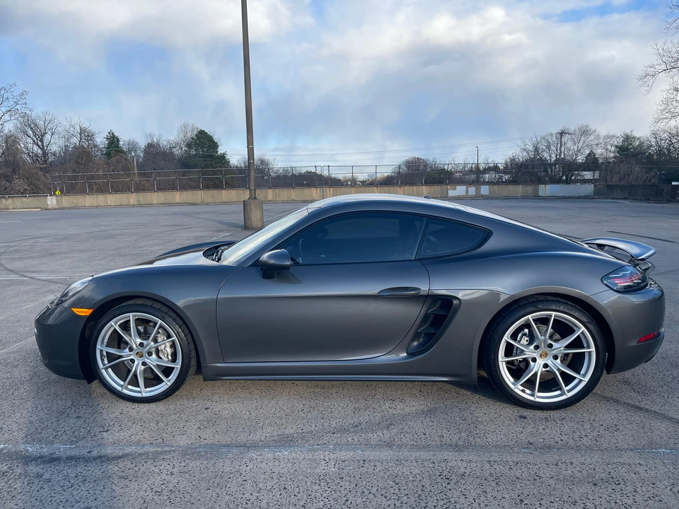 2017 Porsche 718 Cayman - Image 25 of 31