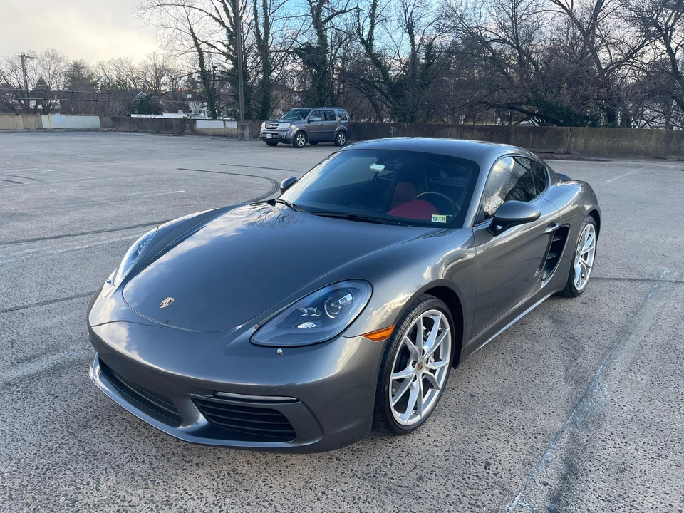 2017 Porsche 718 Cayman - Image 14 of 31